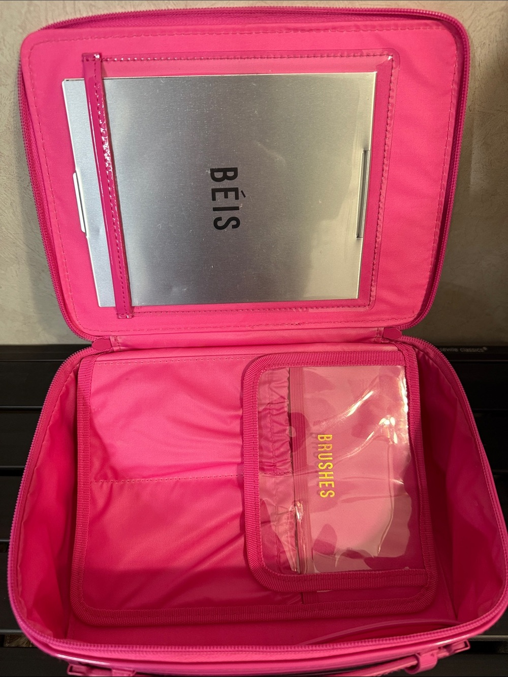 BÉIS Barbie Cosmetic Case - Picture 3 of 4